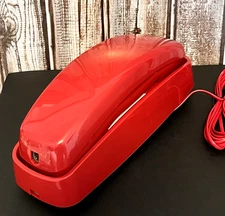 NEW Crosley RED Slim Corded Phone Flash & Redial – Retro