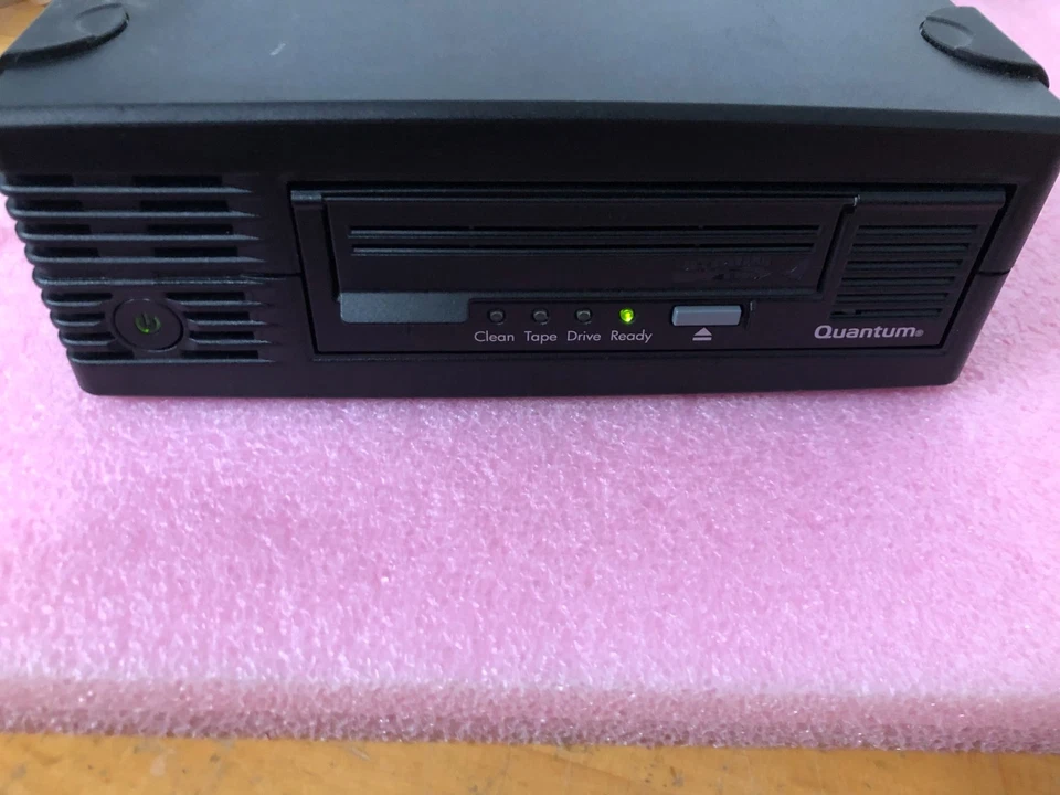 Quantum TC-L42BN TF4272-511 FRU# TF4200-511 External Tape Drive - Image 4 of 4