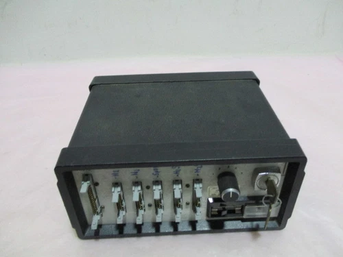 Unit Instruments URS-100-WE MFC, Controller, 117VAC, 50-60Hz, w/Key. 419877