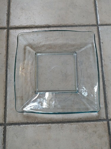 Irregular Heavy Glass Centerpiece With Diamond Cut Bottle - Picture 9 of 12