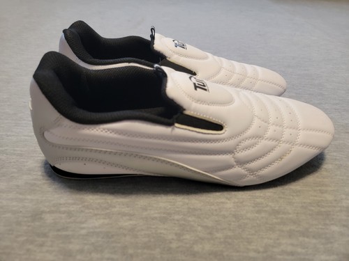 Turf Own your ground White & Silver Martial Arts Shoes Mens 11 Karate