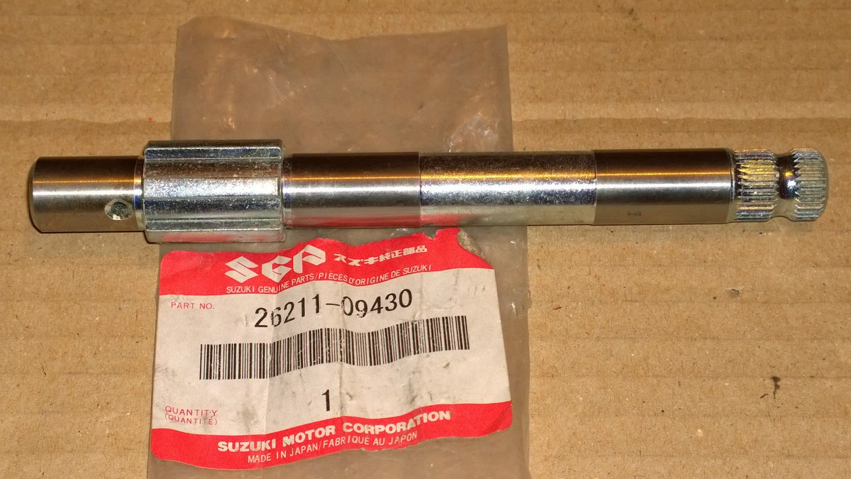 NOS. Suzuki New Genuine Kick Start-er Lever Shaft P/No. 26211