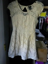 Ladies/Junior Size Small rue21 Beige Lace Dress