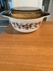 VTG Rare Pyrex England Brown Vine 8" Casserole Dish w/ Brown Lid