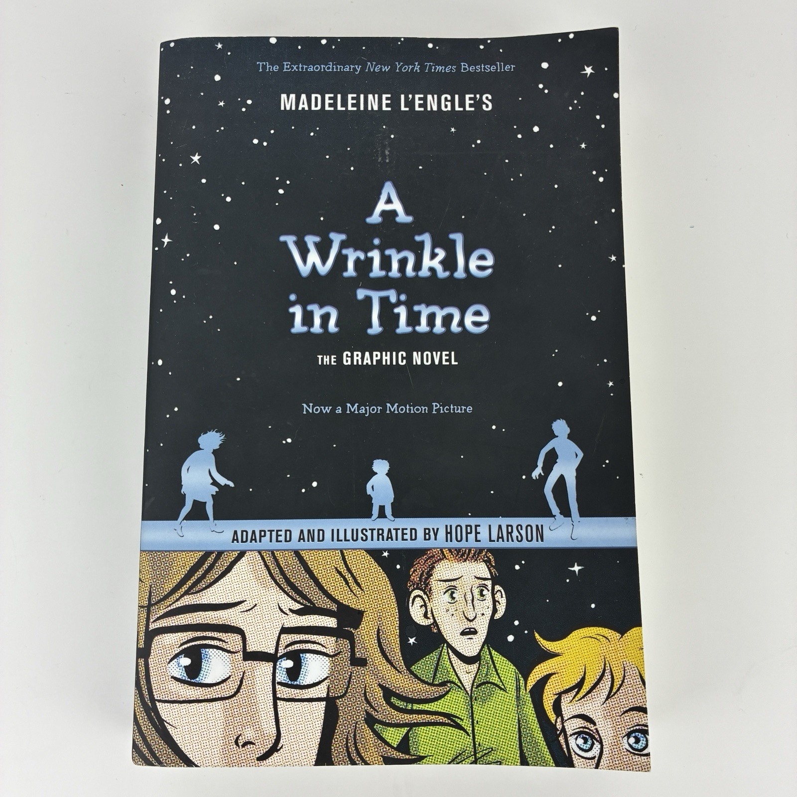 Wrinkle in Time Graphic Novel  Madeleine L'Engle & Hope Larson - Stranger Things