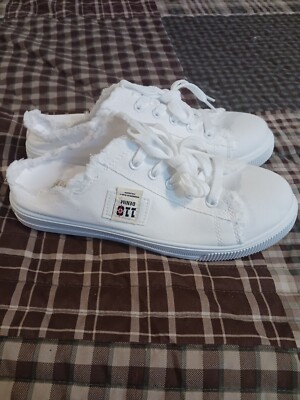 QZUnique Womens 42 US 10 White Canvas Slip On Sneakers
