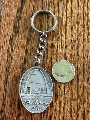 ST. LOUIS The Gateway Arch KEYCHAIN Gateway To West Keychain Pewter