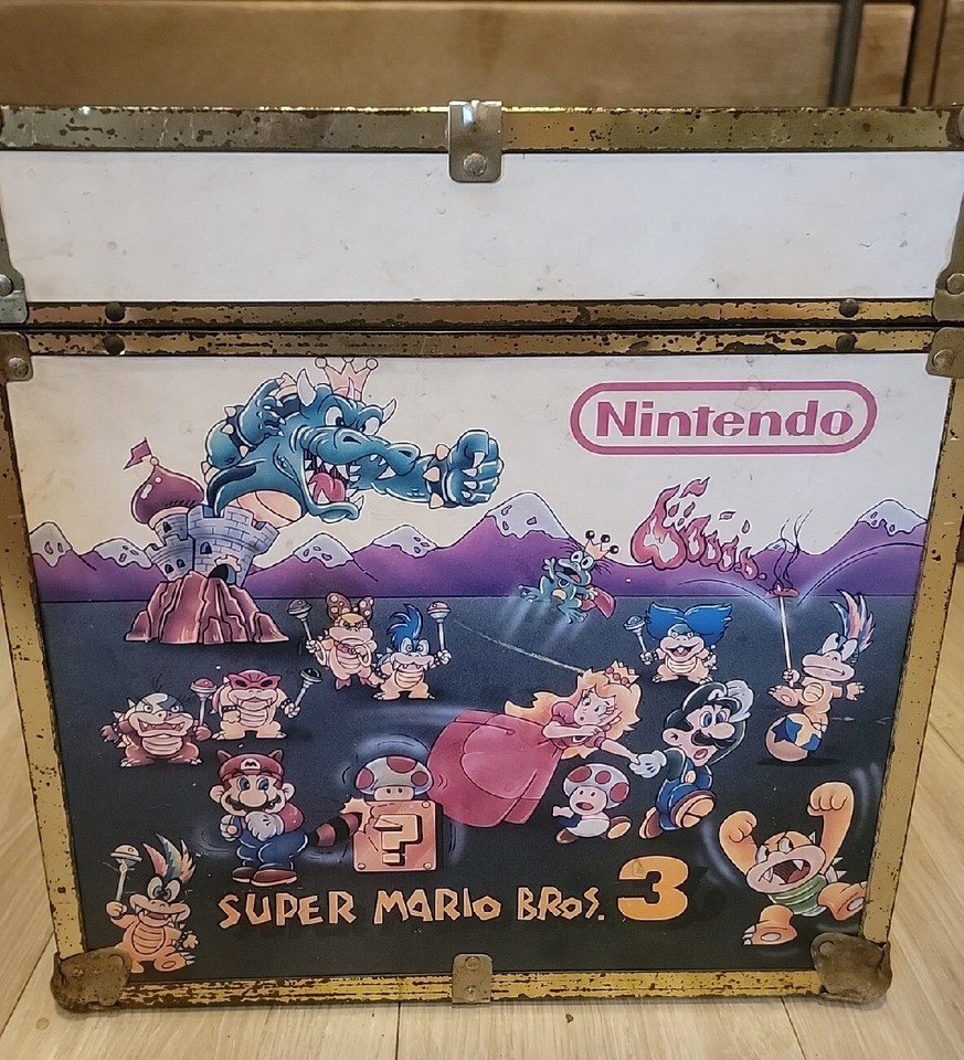 RARE Vintage Nintendo Super Mario Zelda Toy Chest Video Games Trunk NES
