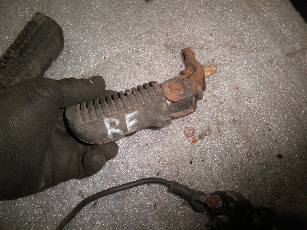 1981 Yamaha YICS XJ 750 right front foot peg | eBay