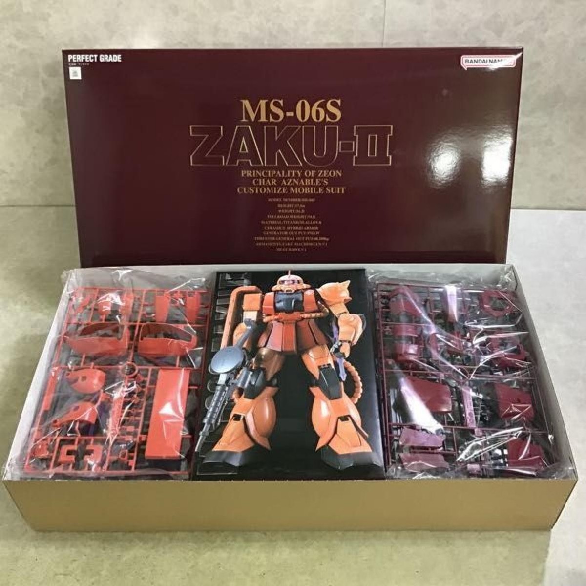 PG 1/60 MS-06S ZAKU II Char's Dedicated Mobile Suit Gundam
