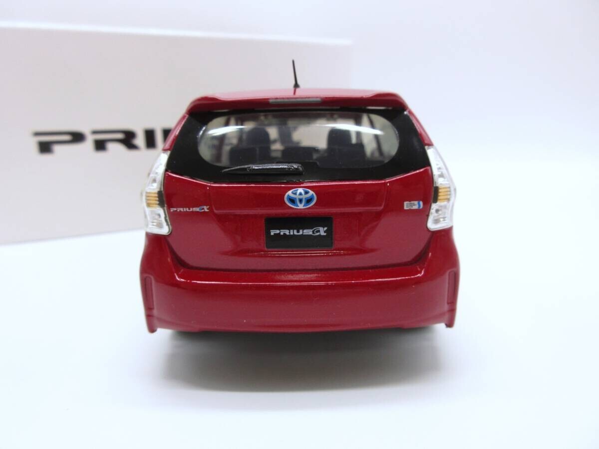 トヨタ プリウスαミニカー 赤 1/24 トヨタ プリウスαミニカー 赤 1/24