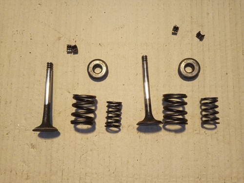 VW Golf 2 - 1.6 TD JR 2x Ventil Zylinderkopf Einlass + Auslass