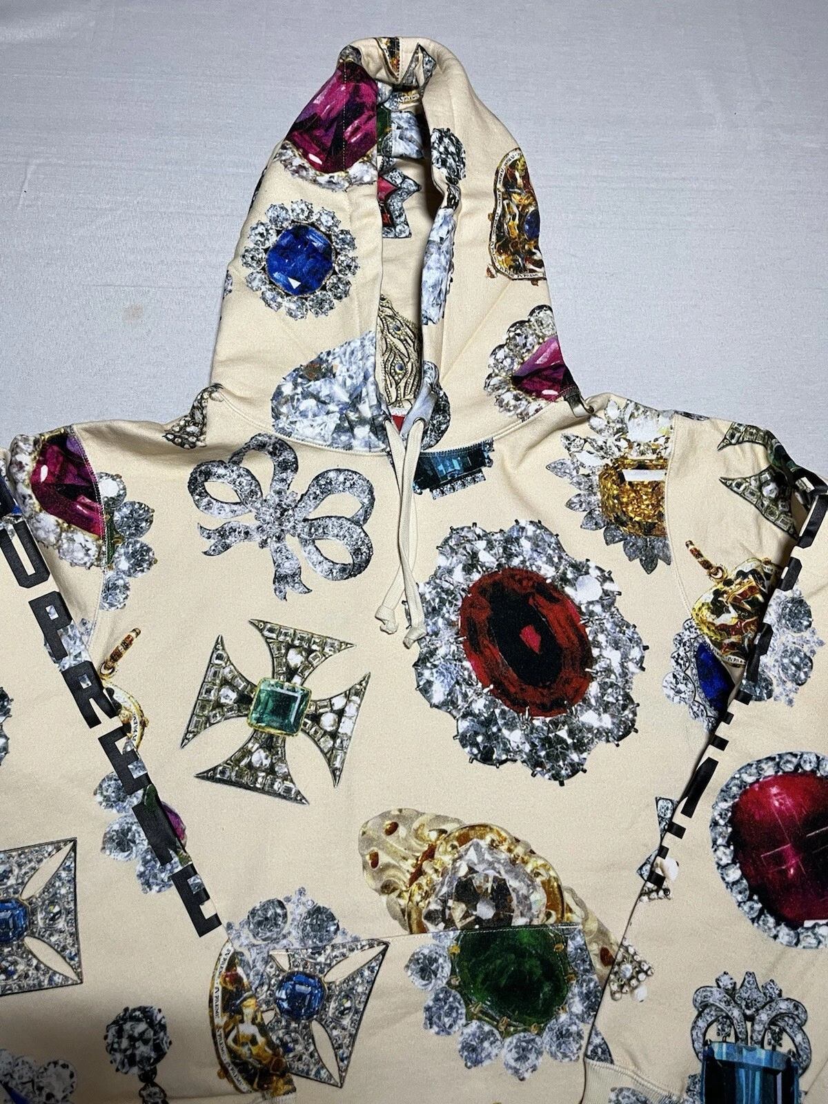 Felpa con cappuccio Supreme Jewel crema taglia media DEADSTOCK GM8