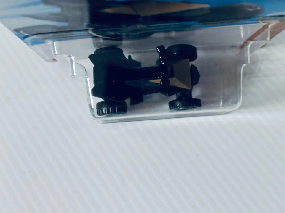 Hot Wheels - 2025 - HW Dirt - Tesla Cyberquad Foto 3 de 4