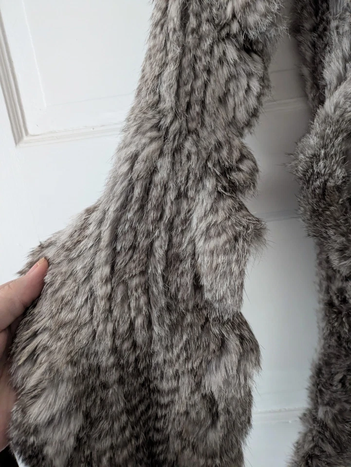 Bufanda gris de piel de conejo genuina Joolay bordes con volantes 54" de largo RN98072 suave Foto 3 de 4