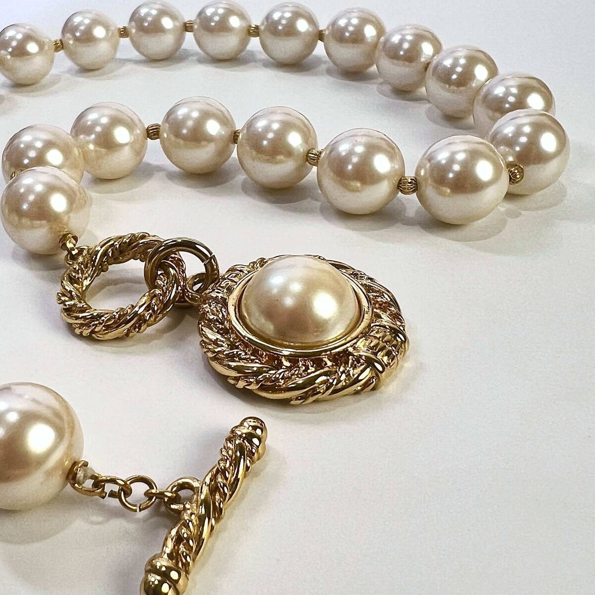 GIVENCHY Givenchy Faux Pearl Design Necklace 40cm GP Women's Accessories  thumbnail 7
