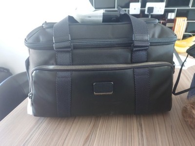 Tumi Alpha Bravo Sport-/Übernachtungstasche, Handgepäck, Seesack schwarz Neu mit Etikett