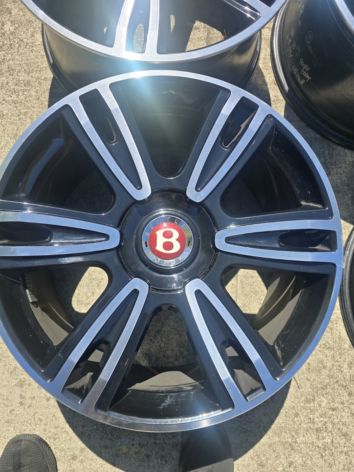 21' Factory Bentley Flying Spur Wheel Set of 4 Wheels (Like New)