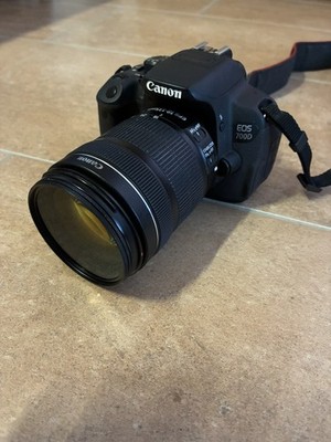Canon EOS 700D Digitalkamera inkl. 18-135mm 1:3,5-5,6 Zoom Opjektiv