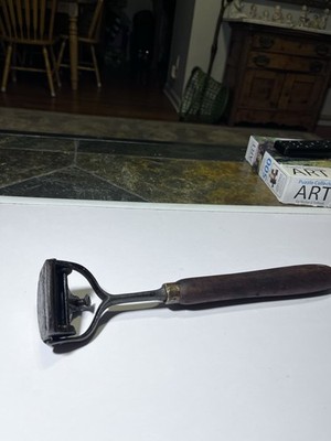 Vintage Stanley swivel head box scraper number 70