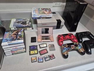 Microsoft Sony Nintendo Mixed Video Game Lot Consoles Games Cases Nintendo DS
