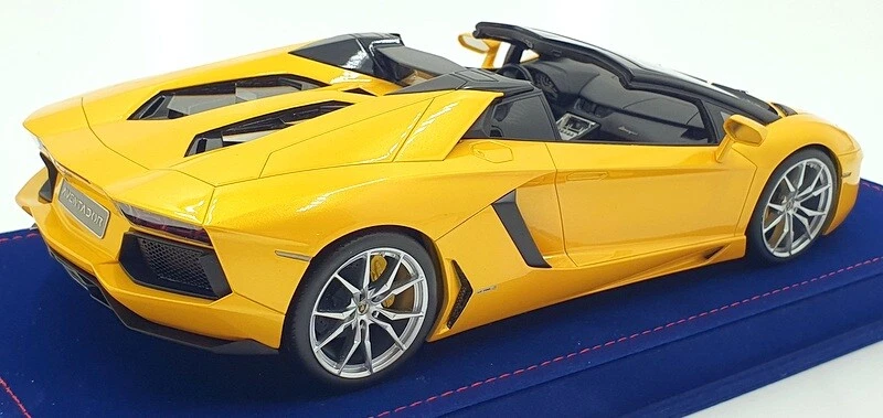 MR Models 1/18 Scale LAMBO010E - Lamborghini Aventador LP700-4 Roadster Orion - Image 2 of 4