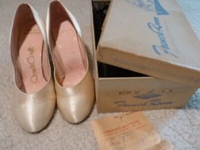 Vintage QualiCraft Womens 5B White High Heel Shoes w/ Original Box Receipt