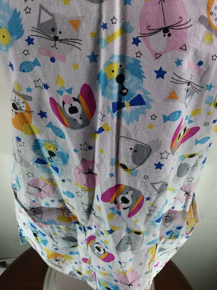 Bonita Scrub Woman's XS cotton blend Dos And Cats Pattern Medical. Chest 17in  - Image 2 of 4
