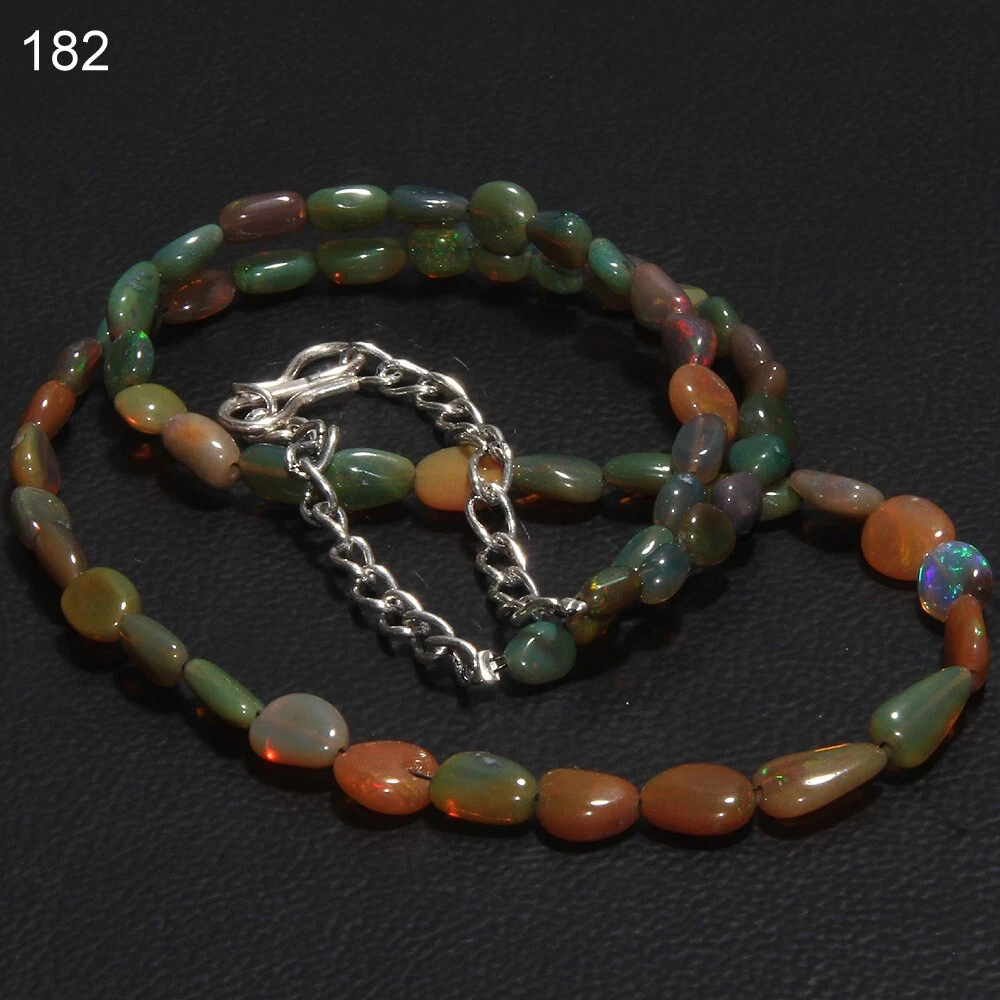 Collier lisse opale de feu Welo noire éthiopienne suprême pierre précieuse opale tombée