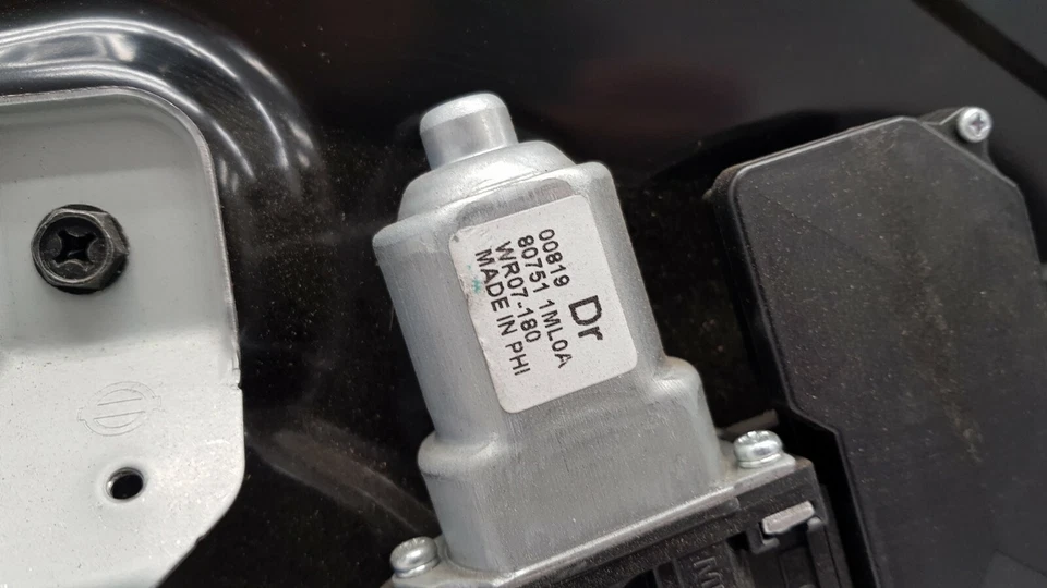 REGULADOR MECANISMO MOTOR ELEVALUNAS DELANTERO IZQUIERDO INFINITI M M30D 2012 Foto 2 de 4