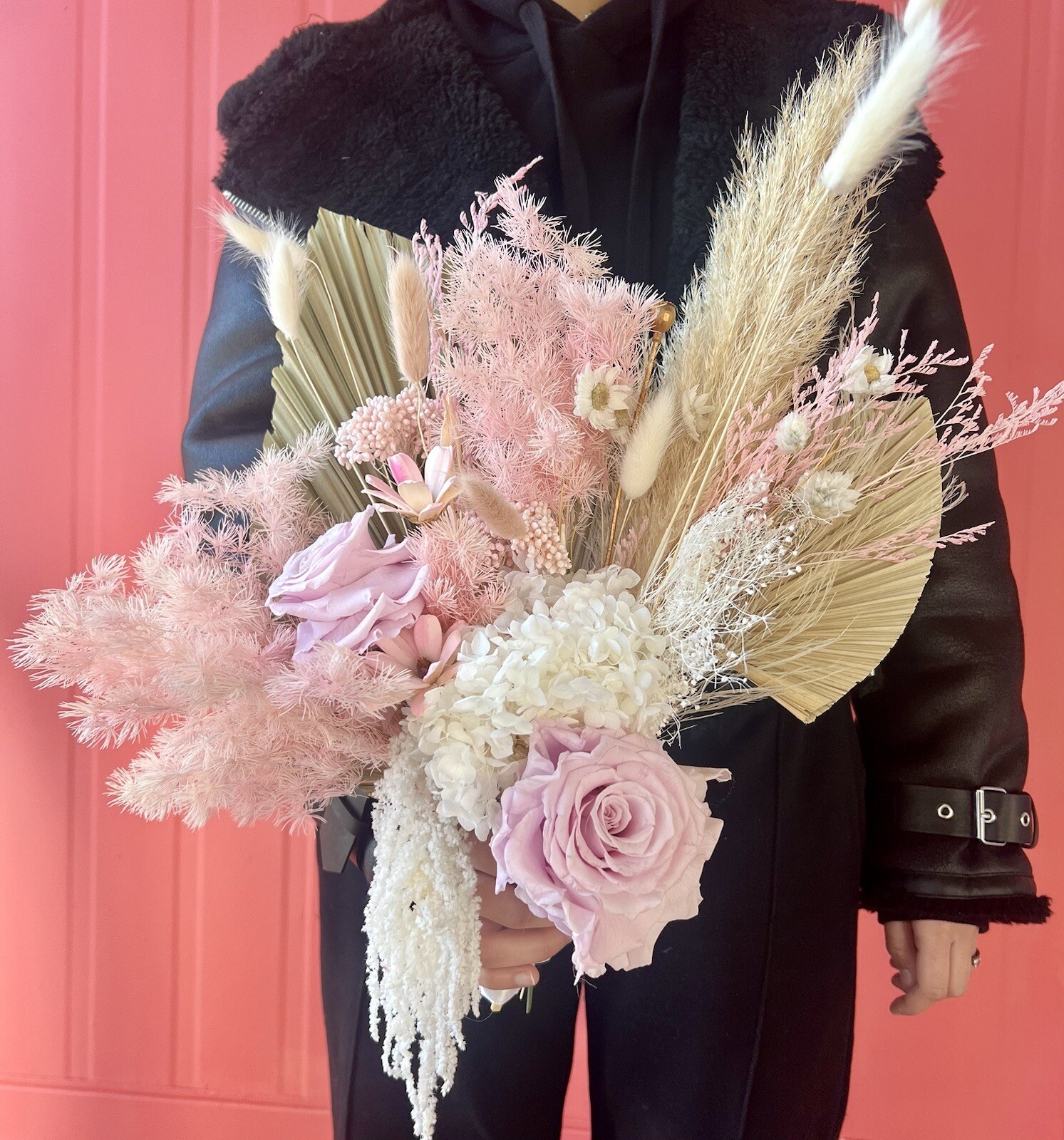 Bouquet de fleurs séchées haut de gamme avec eucalyptus stabilisé et graminées précieuses
