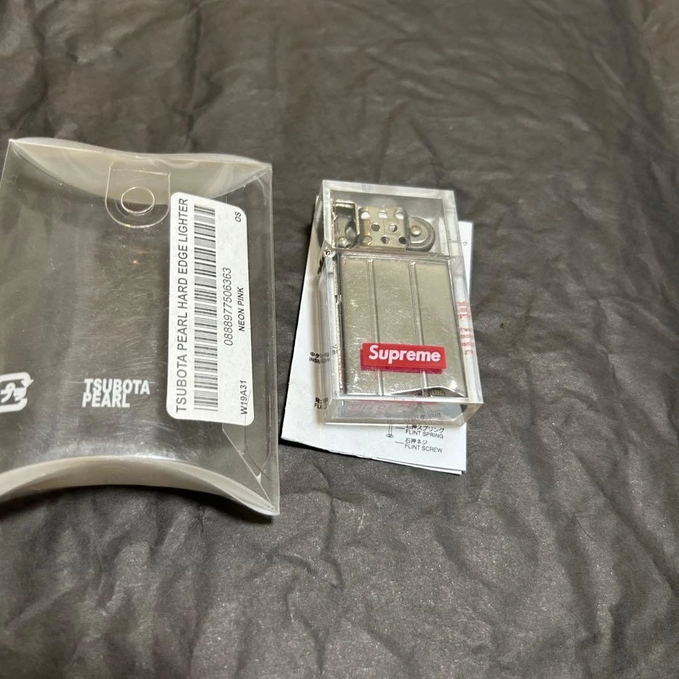 Encendedor de gasolina Supreme Hard Edge Foto 2 de 4