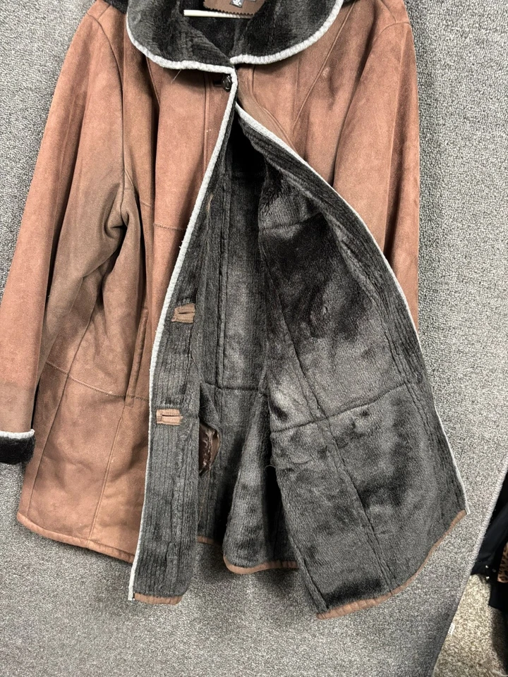 Gallery Mujeres Imitación Gamuza Capucha Caminante Abrigo Prendas Exteriores Talla Grande 2X Marrón Invierno Foto 4 de 4