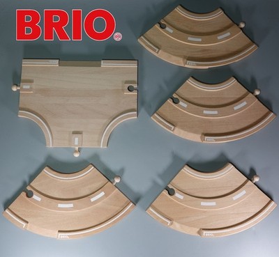 BRIO ROAD TRACK 4 x CURVE CURVED CURVES and 1 x T Junction Pieces Wooden Railway
