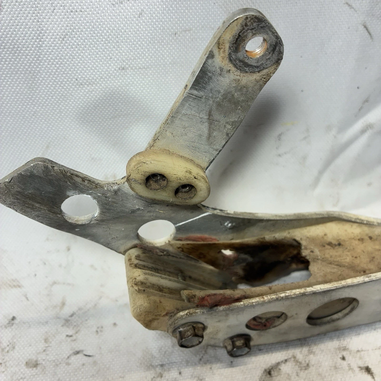1984 1985 Suzuki RM125 RM 125 chain guide
