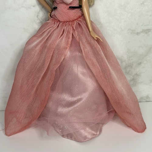 Barbie 2008: La bambola più da collezione al mondo - etichetta rosa senza scatola - Foto 3 di 12