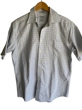 Men  s L.L. Bean short sleeved dress shirt size 15 1/2. Wrinkle resistant. Cotton