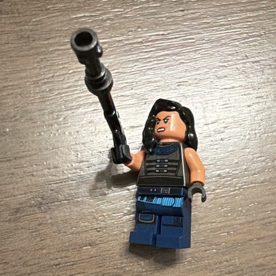 LEGO Marvel Minn-Erva  w/ Long Blaster Rifle Accessory Captain marvel