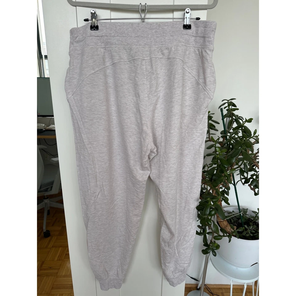 Jogger Feminino Athleta Balance, Urze Aveia, Tamanho 1X, Excelente Estado Usado - Imagem 2 de 4