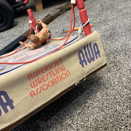 AWA Allstar Wrestling Ring Remco Vintage 1985 With Ric Flair And Larry Zbyszko - Picture 17 of 17