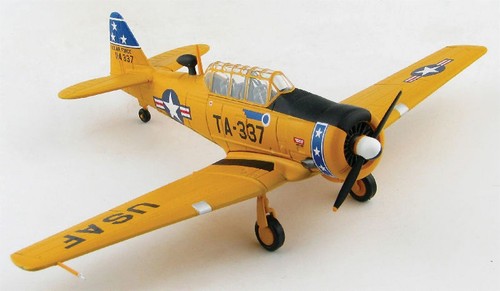 Hobby Master 1/72 T-6G Texan USAF 75th FIS Preque Isle AFB ME 1952 HA1527 - Picture 2 of 6