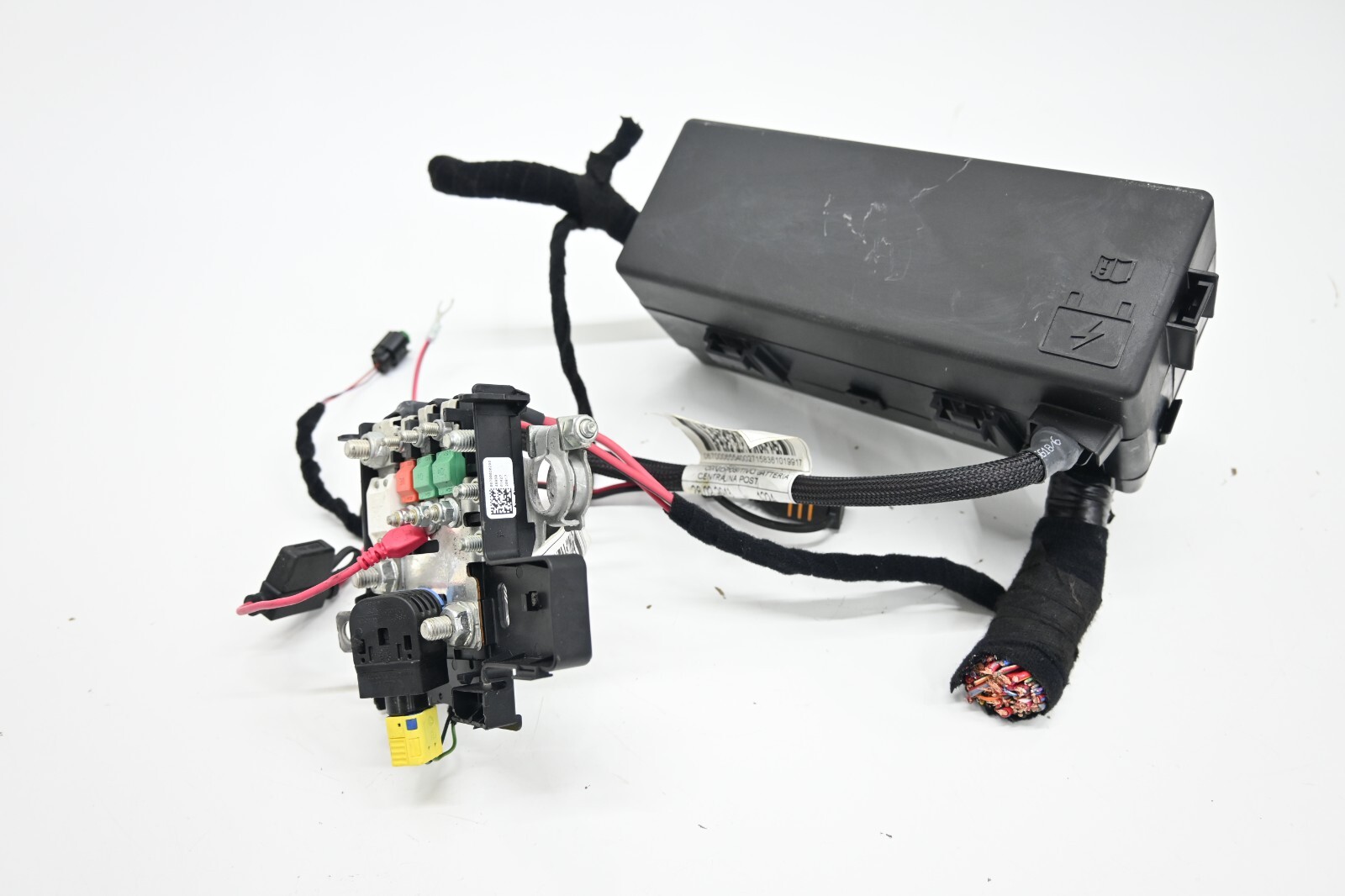 ⭐ 14-20 Maserati Ghibli Quatt Rear Trunk Fuse Relay Junction Box Terminal Oem