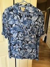 Panama Jack men's medium blue Hawaiian shirt made of 100% rayon.
