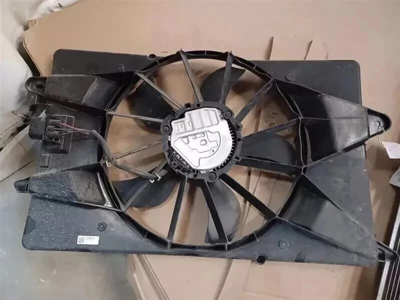 Chrysler 200 2015 2016 2017 radiador motor ventilador montaje OEM Foto 2 de 4