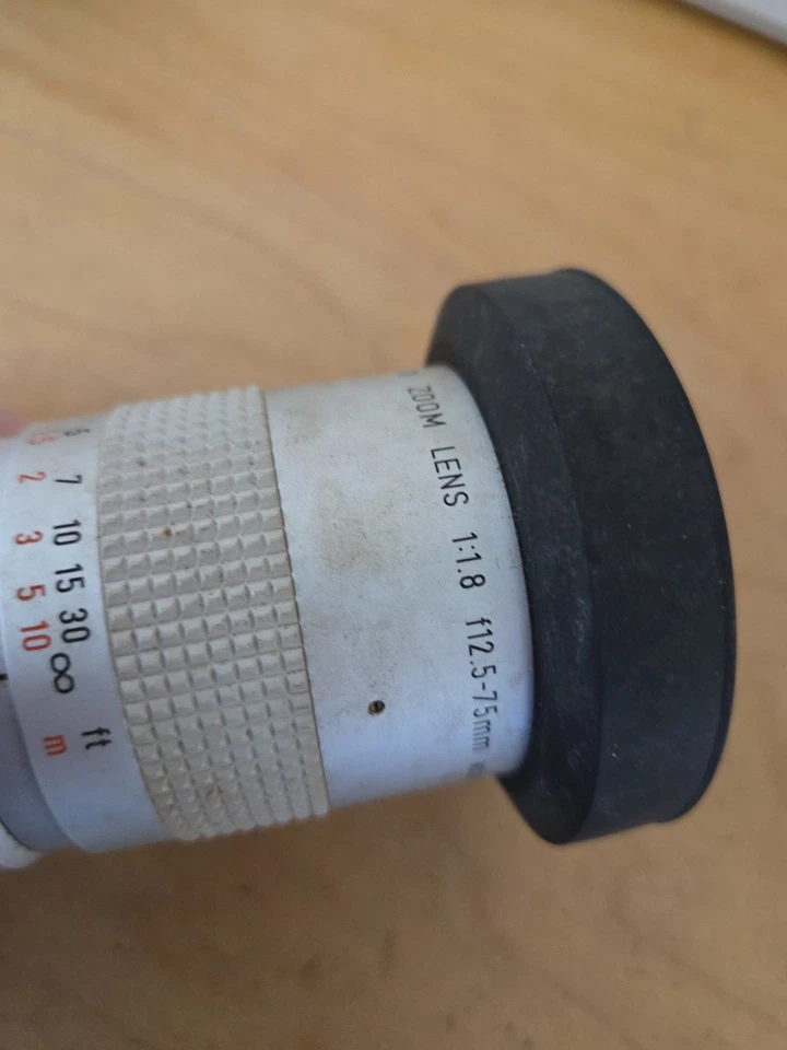 Sony TV Zoom 12.5-75mm f1.8 C Montaje + Capucha de goma y tapa trasera. "Hecho por Canon" Foto 3 de 4