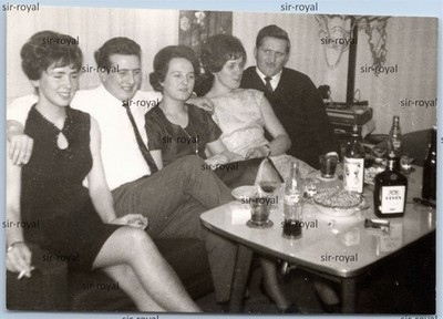 Coca Cola und Eckes Edelkirsch Flasche auf Silvester Party 1964 - Foto 10x7cm