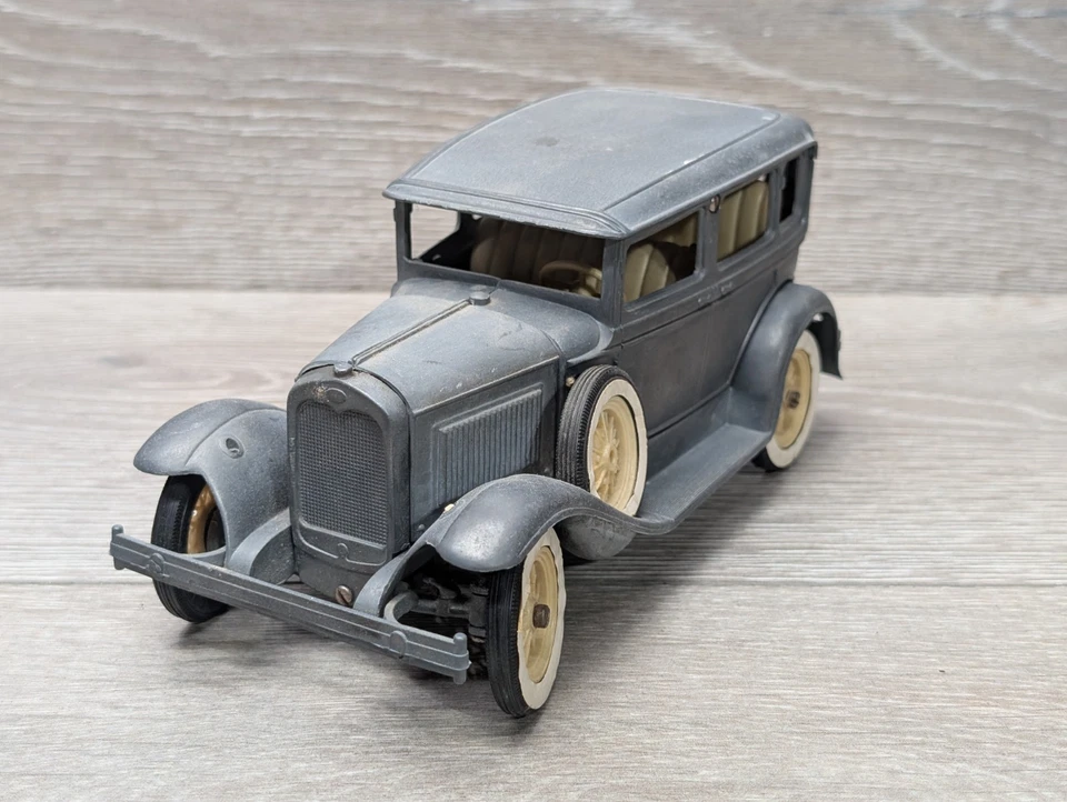 Hubley 1930 Ford Model A Sedan 854-K Diecast Car Kit Assembled Vintage USA - Image 2 of 4