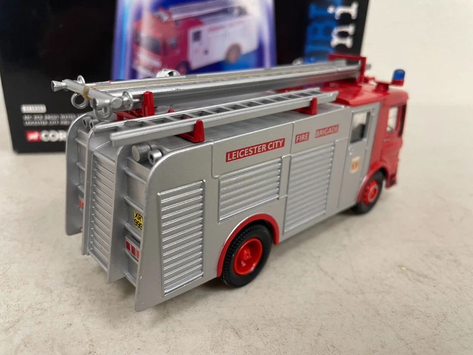 Aec Hcb Angus Water Ladder Leicester City Fire Brigade - Corgi (1:50) - Image 4 of 4