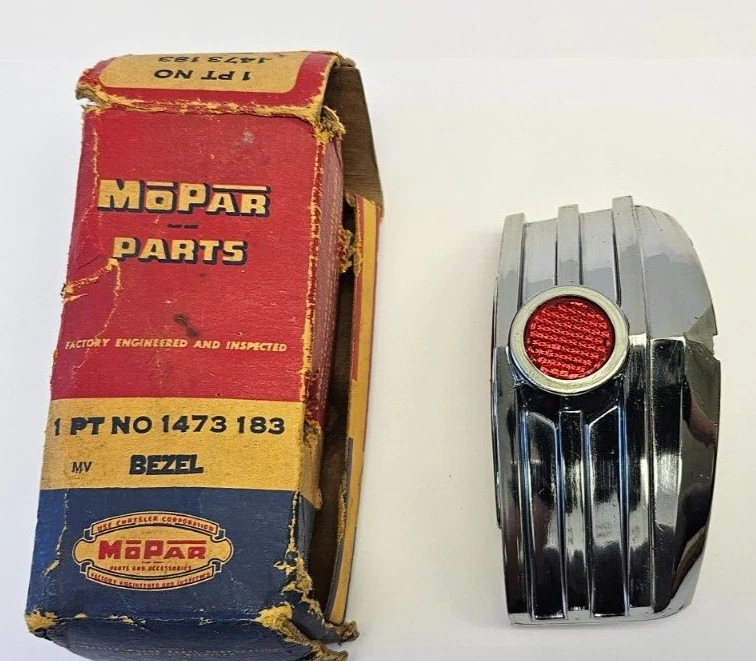 1951-1952 Dodge Coronet правый задний фонарь хромированный ободок и отражатель 1473183 новый из старых запасов - Изображение 2 из 4