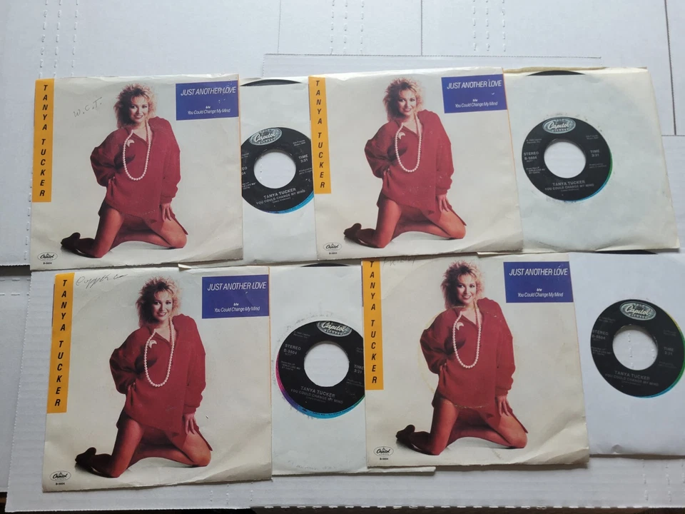 TANYA TUCKER Lot of 40 Delta Dawn Girls Like Me Just Another Love COUNTRY 7" 45s - Image 2 of 4